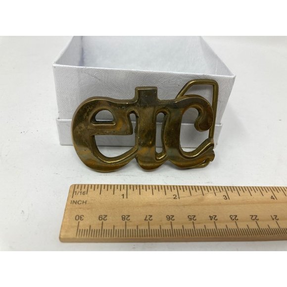 Post WW2 British Army Dieu Et Mon Droit Brass Belt Buckle in Belt